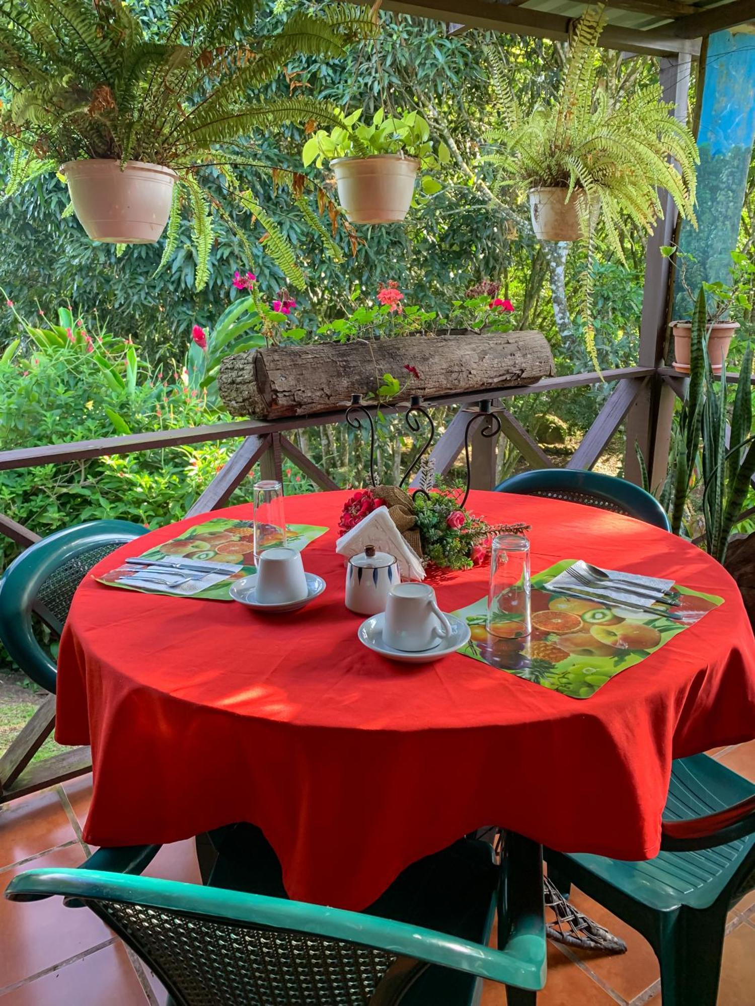 Hospedaje La Naciente Turrialba Eksteriør billede